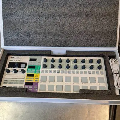 Arturia - BEATSTEP PRO 2